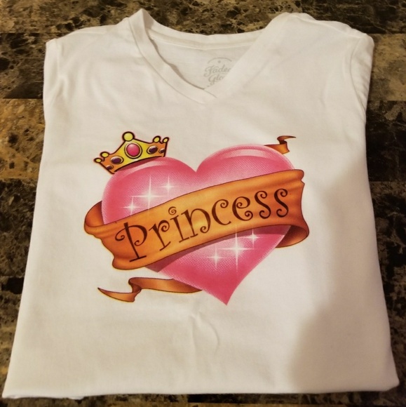 BRAND NEW BEAUTIFUL "PRINCESS"👸👑 TEE.😍 - Picture 2 of 4